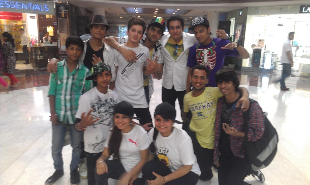 DDA Hip Hop Group performing at SelectCity Walk